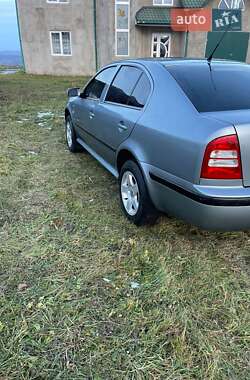 Ліфтбек Skoda Octavia 2004 в 