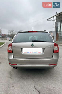 Универсал Skoda Octavia 2011 в 