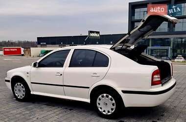 Лифтбек Skoda Octavia 2003 в 
