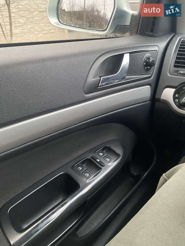 Універсал Skoda Octavia 2010 в Дніпрі