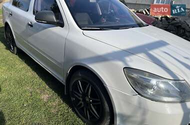 Лифтбек Skoda Octavia 2012 в Ямполе