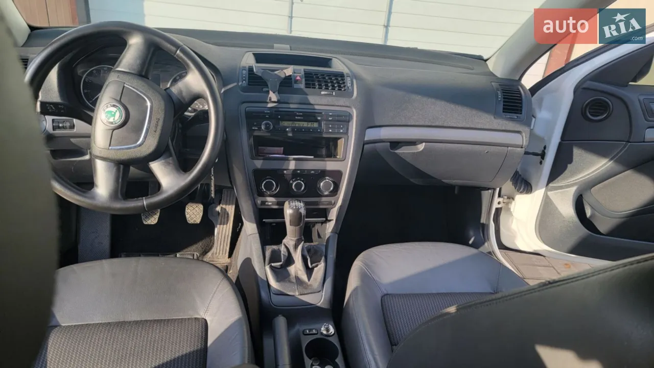 2010 Skoda Octavia - мініатюра 27