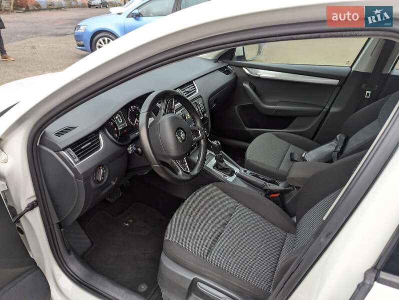 Универсал Skoda Octavia 2015 в Чернигове
