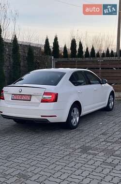 Ліфтбек Skoda Octavia 2019 в Стрию