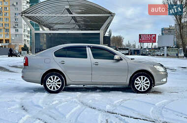 Ліфтбек Skoda Octavia 2012 в Дніпрі