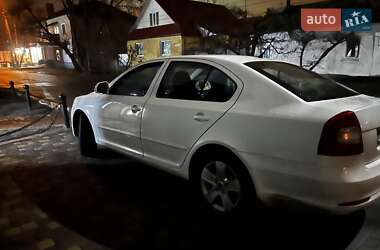 Лифтбек Skoda Octavia 2012 в 