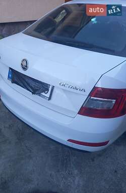 Лифтбек Skoda Octavia 2015 в Ужгороде