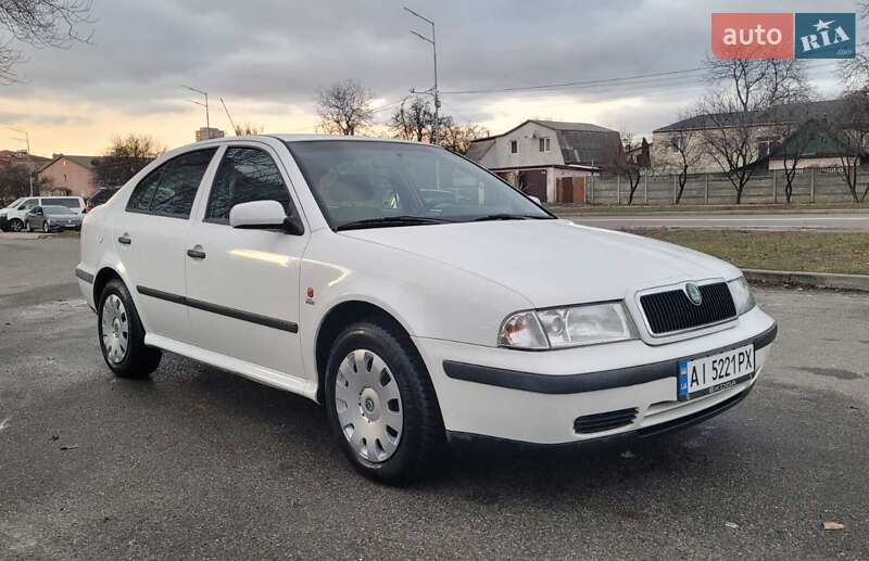 Лифтбек Skoda Octavia 1999 в Киеве