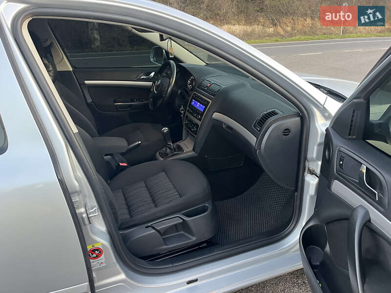 Универсал Skoda Octavia 2009 в Ямполе