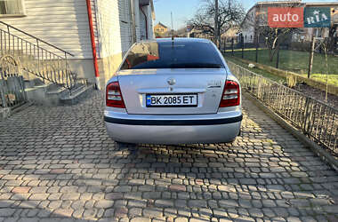 Ліфтбек Skoda Octavia 2008 в Рівному