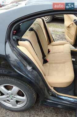Лифтбек Skoda Octavia 2002 в 