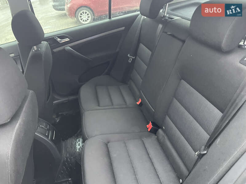 Лифтбек Skoda Octavia 2006 в Черновцах