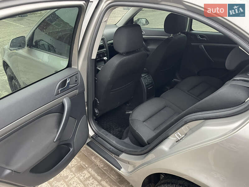 Лифтбек Skoda Octavia 2006 в Черновцах