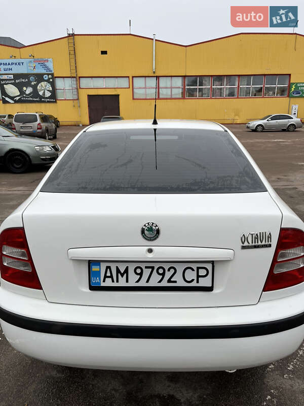 Лифтбек Skoda Octavia 2009 в Житомире