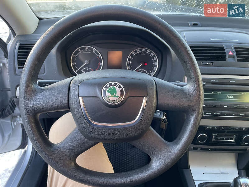 Лифтбек Skoda Octavia 2010 в 