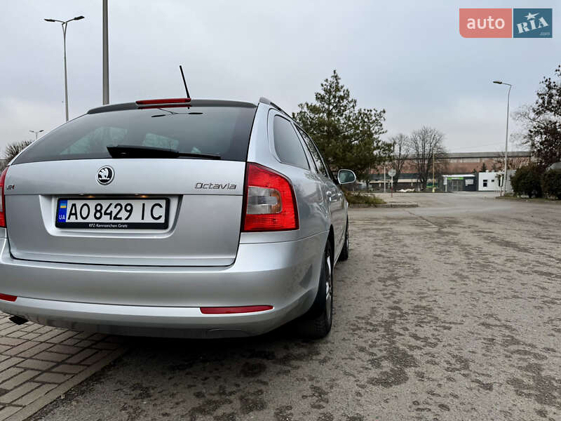Универсал Skoda Octavia 2011 в Ужгороде