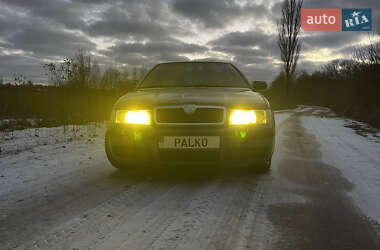 Лифтбек Skoda Octavia 2004 в Овруче