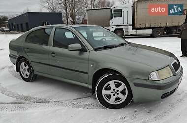 Ліфтбек Skoda Octavia 2003 в Чернігові