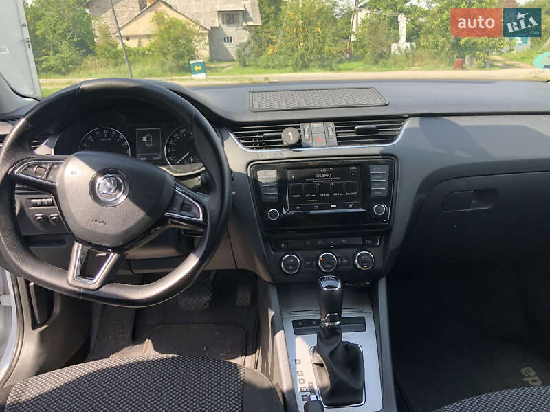 Ліфтбек Skoda Octavia 2016 в Хирові