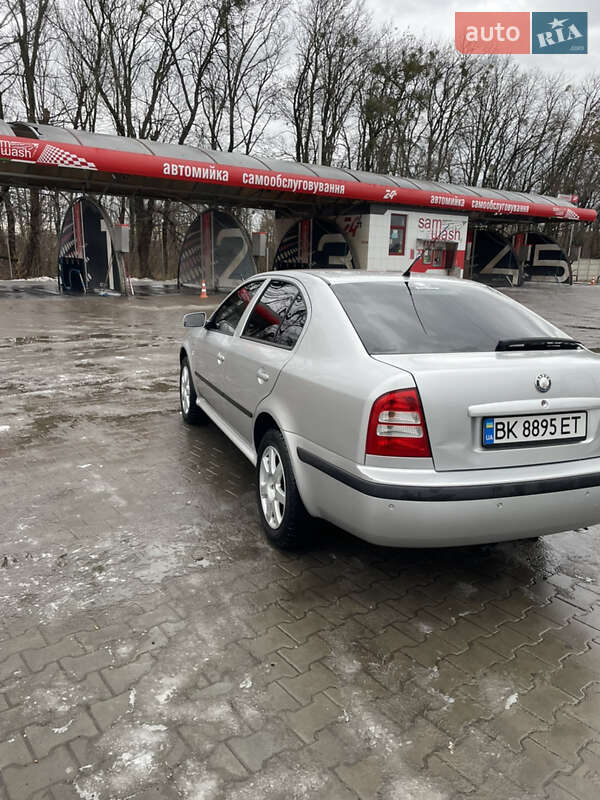 Лифтбек Skoda Octavia 2003 в Луцке