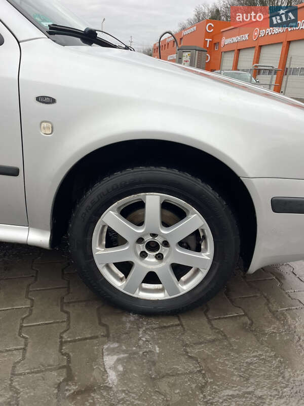 Лифтбек Skoda Octavia 2003 в Луцке