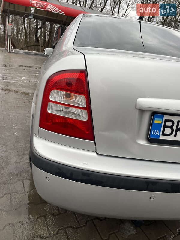 Лифтбек Skoda Octavia 2003 в Луцке