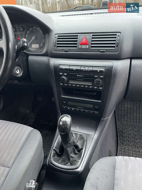 Лифтбек Skoda Octavia 2003 в Луцке