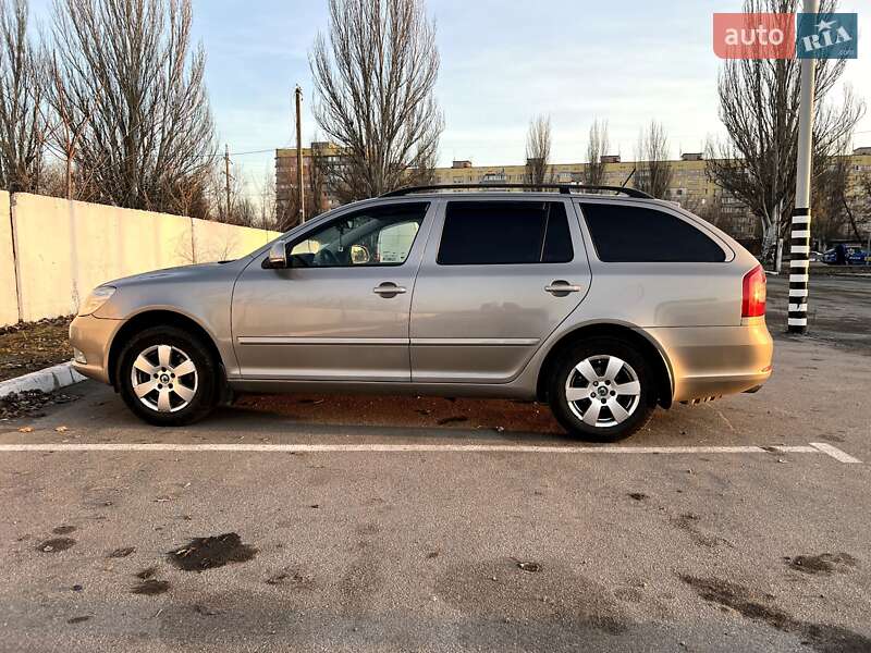 Універсал Skoda Octavia 2012 в Дніпрі
