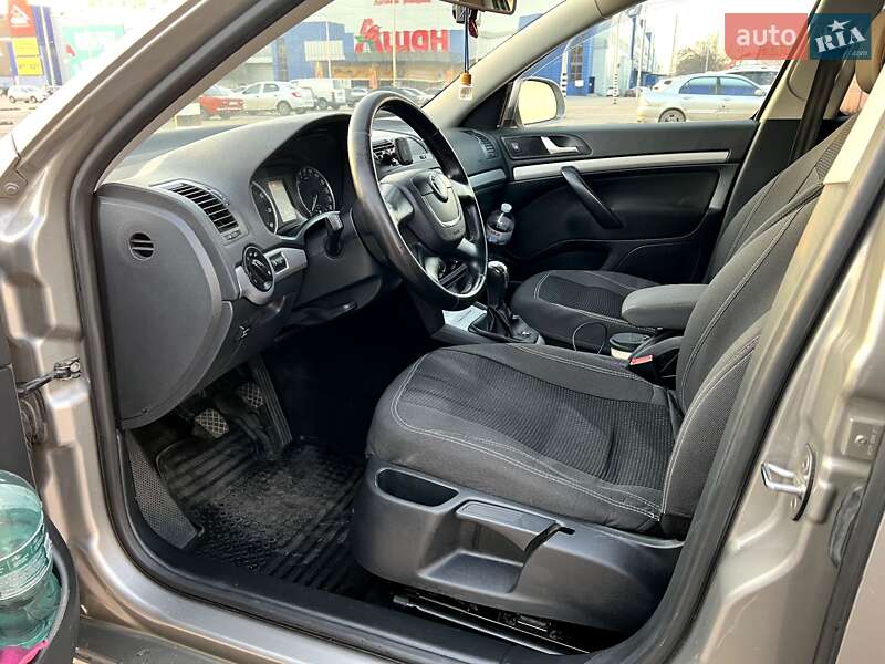 Універсал Skoda Octavia 2012 в Дніпрі