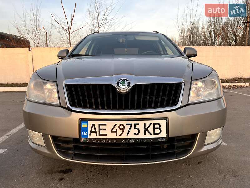 Універсал Skoda Octavia 2012 в Дніпрі