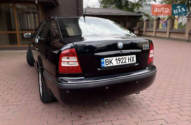 Ліфтбек Skoda Octavia 2004 в Рівному