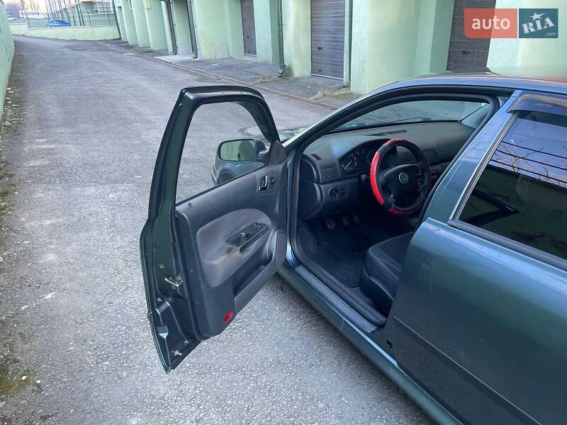 Ліфтбек Skoda Octavia 2004 в Чемерівцях