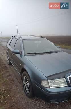 Универсал Skoda Octavia 2004 в Ромнах