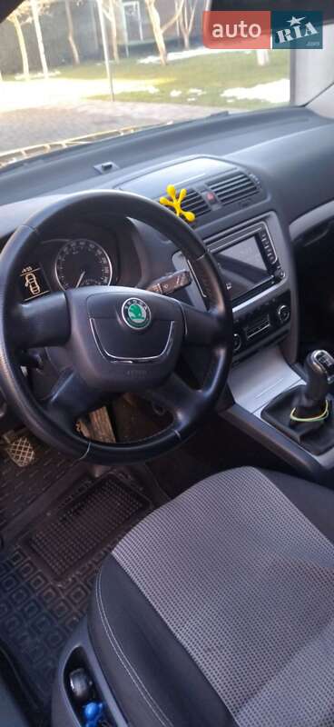 Универсал Skoda Octavia 2012 в Каменке-Бугской