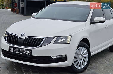 Ліфтбек Skoda Octavia 2017 в Жовтих Водах