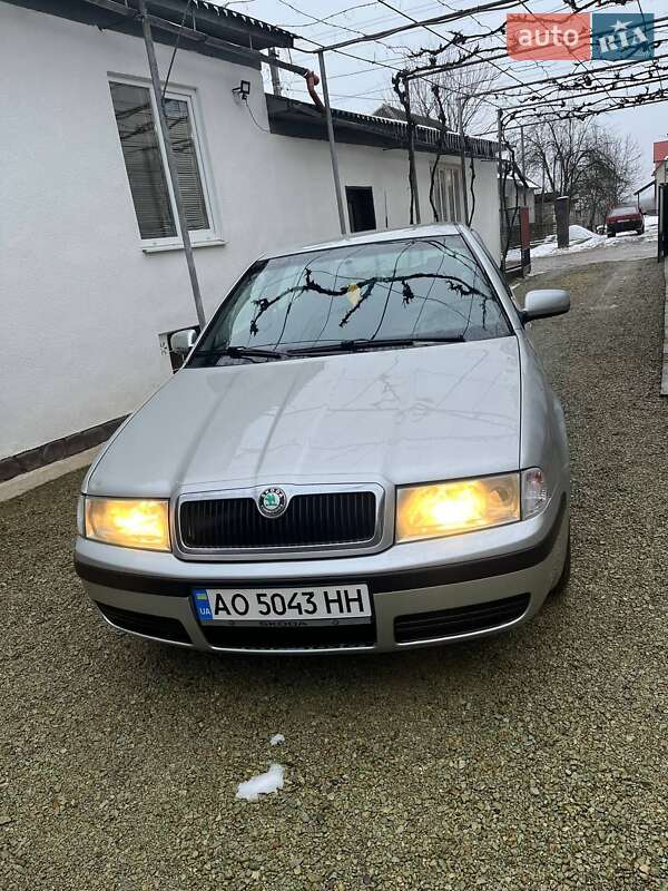 Ліфтбек Skoda Octavia 2002 в Хусті