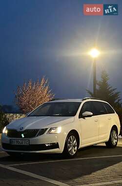 Універсал Skoda Octavia 2017 в Ужгороді