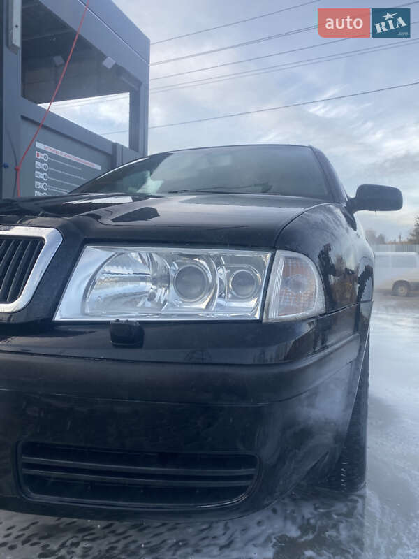 Универсал Skoda Octavia 2003 в Старом Самборе