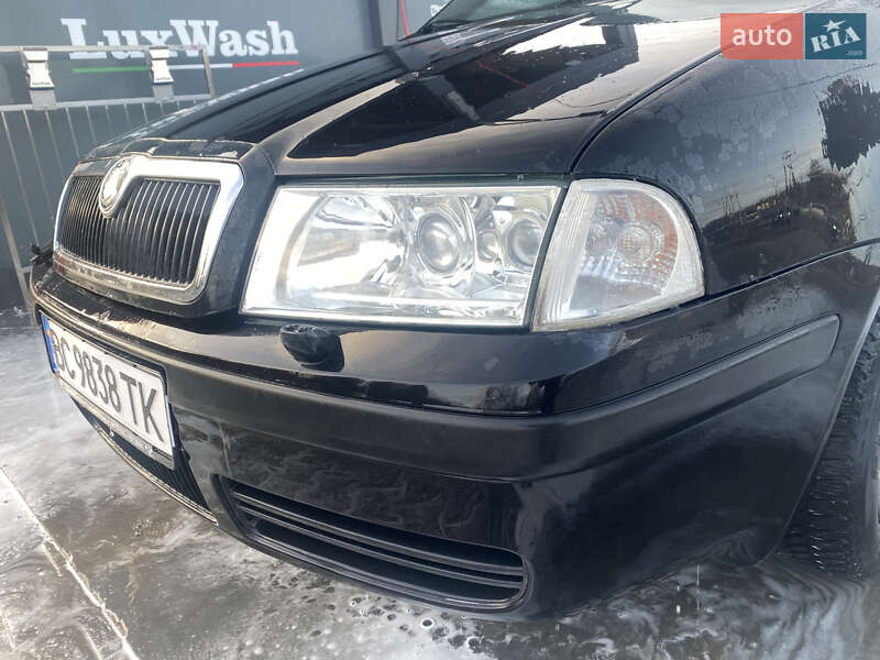 Универсал Skoda Octavia 2003 в Старом Самборе