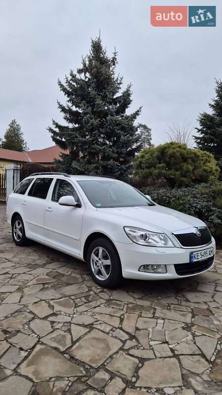 Универсал Skoda Octavia 2012 в Новомосковске