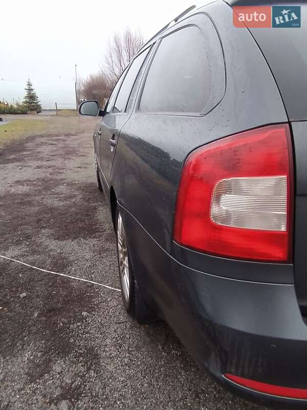 Універсал Skoda Octavia 2010 в Охтирці