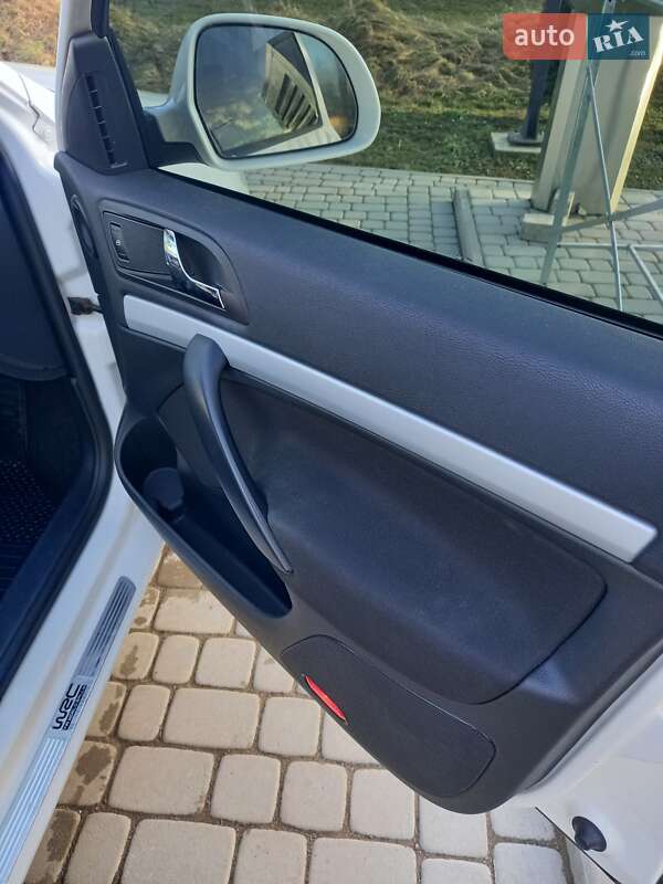 Лифтбек Skoda Octavia 2011 в Самборе