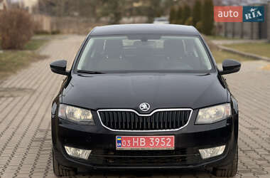 Лифтбек Skoda Octavia 2015 в Луцке