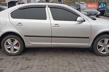 Лифтбек Skoda Octavia 2004 в Новоукраинке