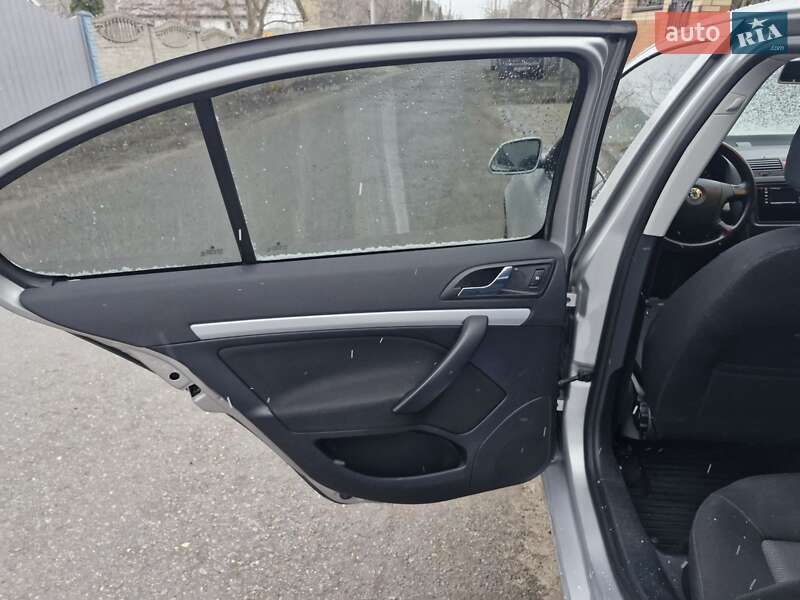 Лифтбек Skoda Octavia 2007 в Луцке