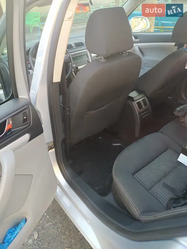 Skoda Octavia 2011 VIN TMBCT61ZXC2054760 фото оголошення 10 з 50