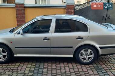 Ліфтбек Skoda Octavia 1998 в 