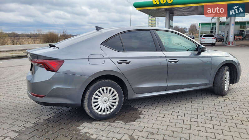 Лифтбек Skoda Octavia 2023 в Ивано-Франковске