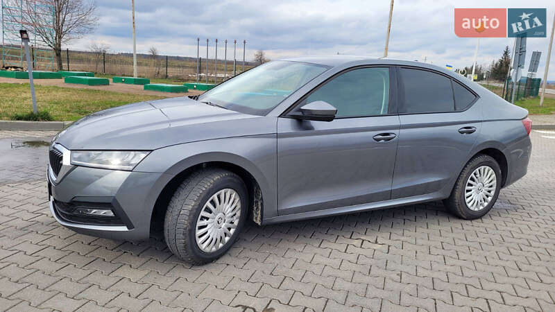 Лифтбек Skoda Octavia 2023 в Ивано-Франковске