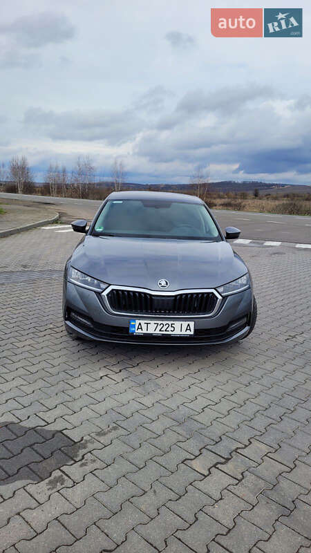 Лифтбек Skoda Octavia 2023 в Ивано-Франковске